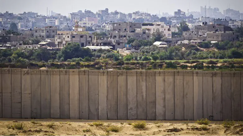 Gaza fence bordering Nativ HaAsara
