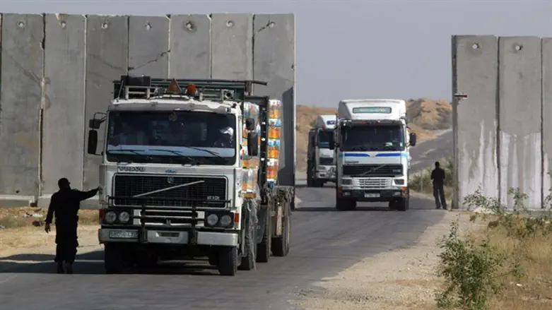Humanitarian aid trucks passing into Gaza