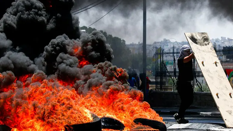 Muslims riot in Gaza