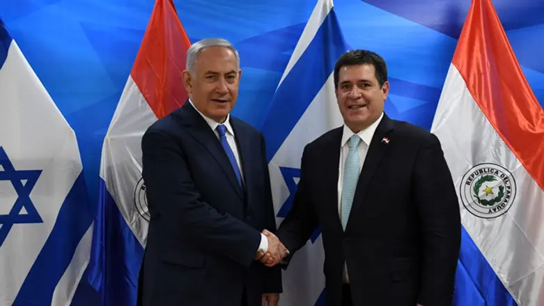 PM Netanyahu meeting with  then-Paraguayan President Horacio Cartes