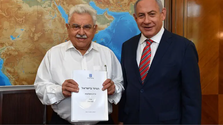Netanyahu meets with Moshe Nissim following completion of report on conversion proposal