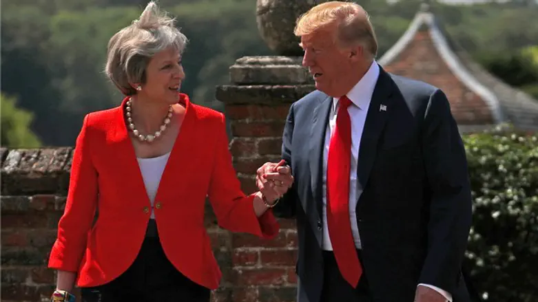 Theresa May meets Donald Trump