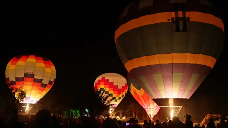 Archive: Hot-air balloons in the Negev