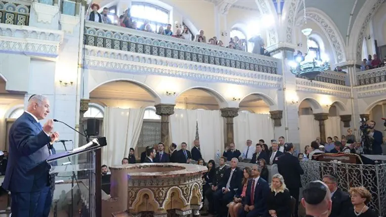 Binyamin Netanyahu speaks at Choral Synagogue in Vilnius