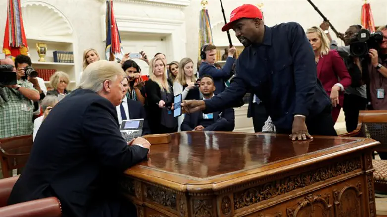 Kanye West meets Donald Trump in the White House