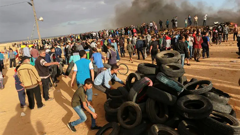 Hamas protests along Gaza border