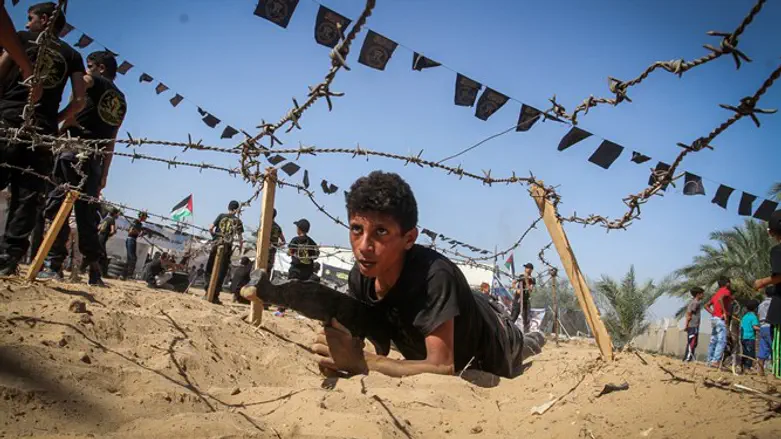 Hamas trains children in Gaza