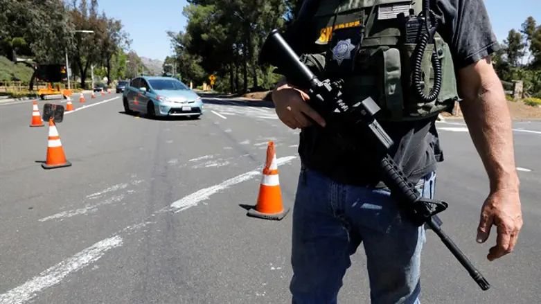 Authorities secure scene of synagogue shooting in San Diego