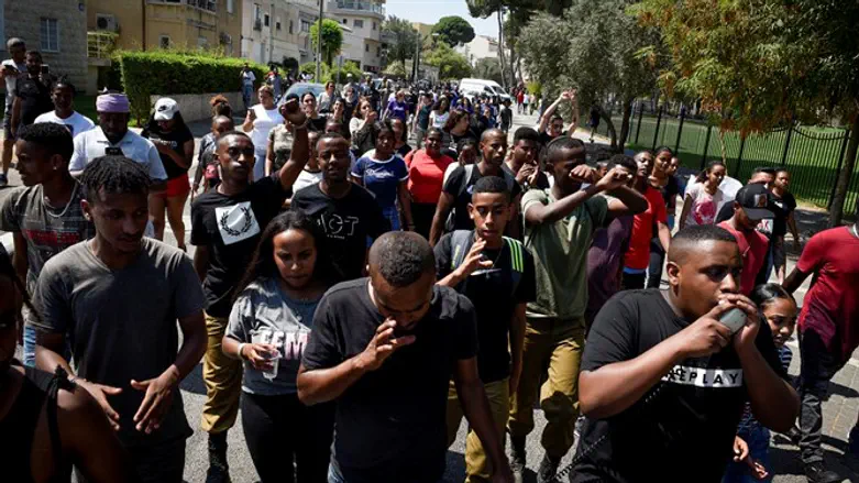Ethiopian immigrants protest shooting of Solomon Tekah