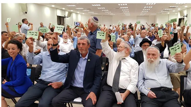 Jewish Home party approves unity deal