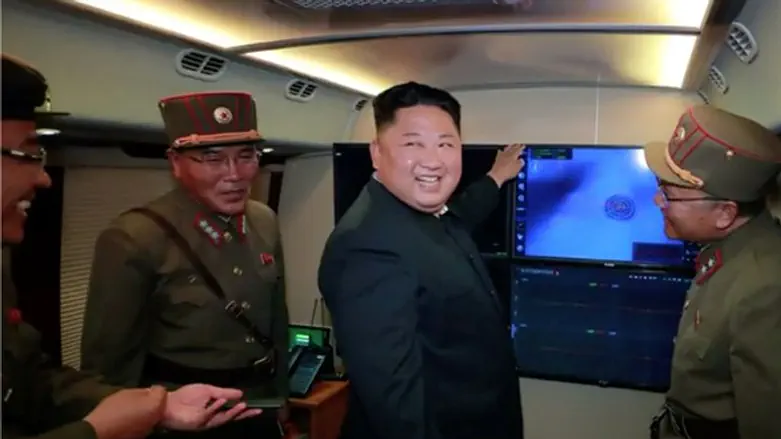 North Korean leader Kim Jong Un with military officials