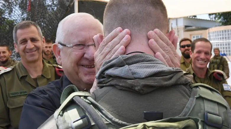 President Rivlin visits IDF Commando Brigade