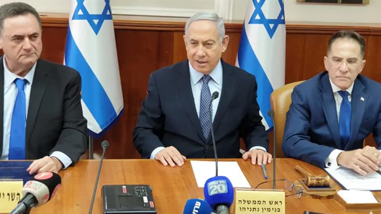 Netanyahu in a cabinet meeting
