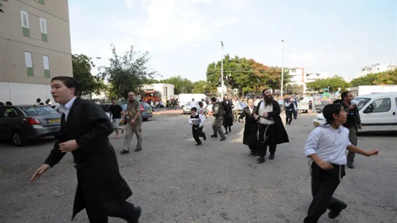 Jews running for cover as siren sounds in Ashdod