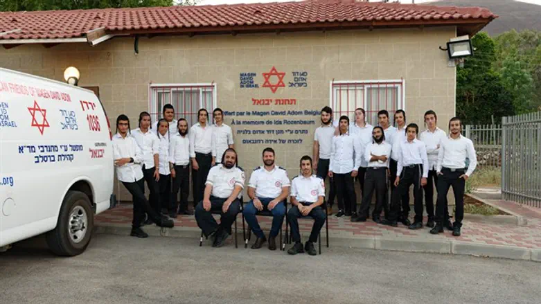 Haredi teens graduate MDA course