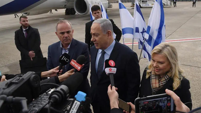 Netanyahu before boarding plane