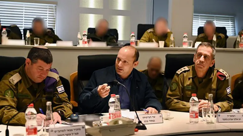Defense Minister Naftali Benentt with IDF Chief of Staff Aviv Kochavi