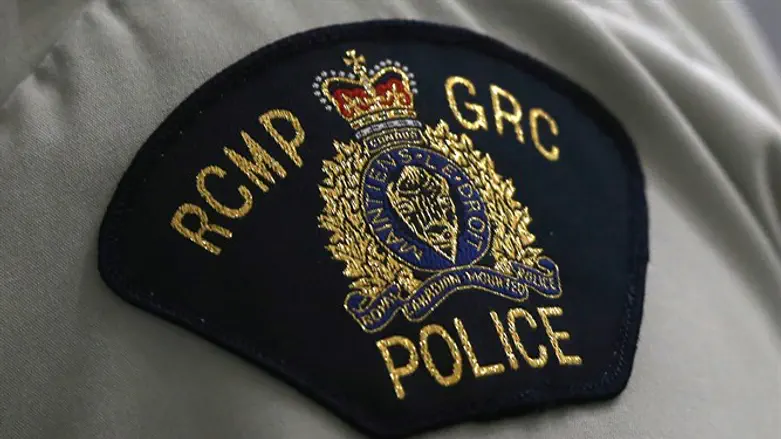 Royal Canadian Mounted Police uniform crest