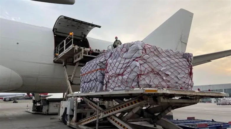 loading of the first cargo aircraft in China