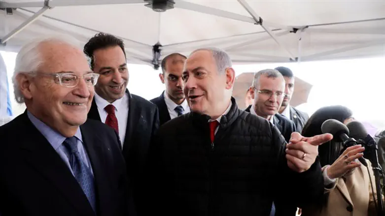 Netanyahu (right) with David Friedman (left)