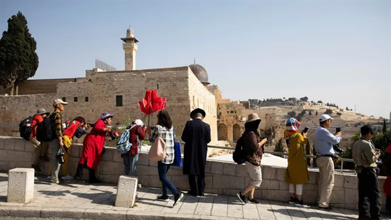 Tourists overlooking one of the entrances leading to the Western Wall