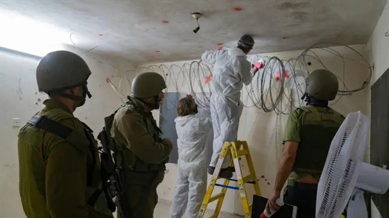 IDF soldiers sealing off terrorist's room