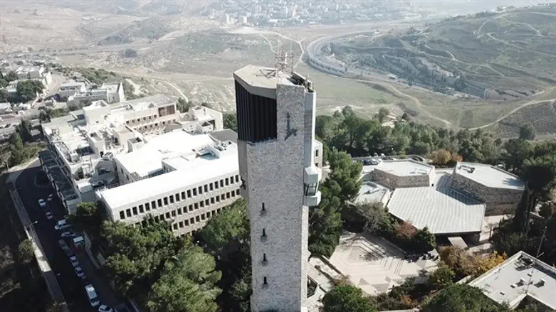 תמונות מגדל האוניברסיטה