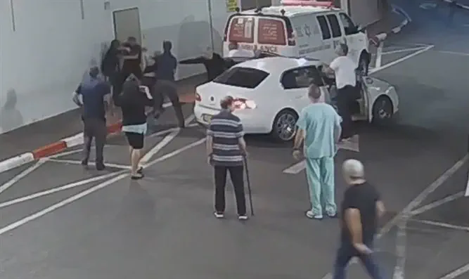 Нападение на охранников больницы "Ихилов"