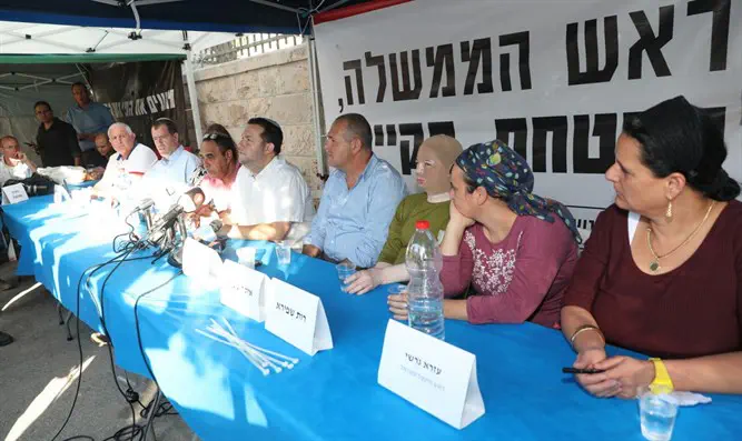 Палатка протеста перед резиденцией Биньямина Нетаньяху