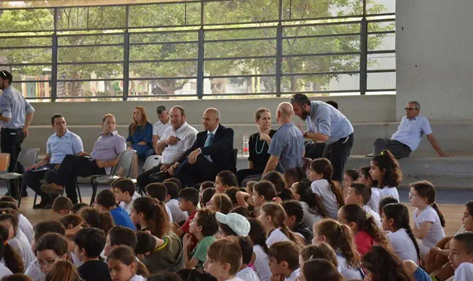 מנכ"ל משרד החינוך צפה מקרוב ב"זהות"-ערוץ 7 