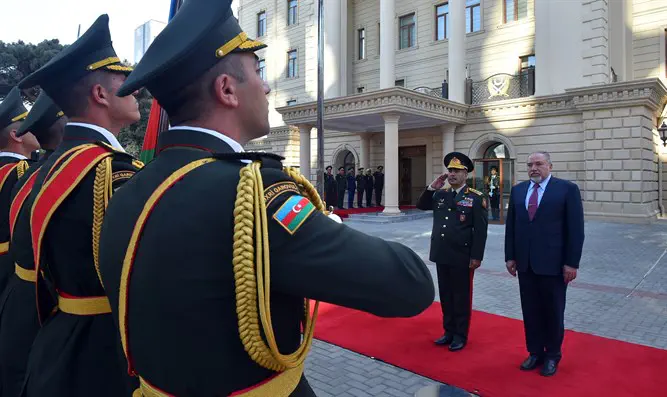 Авигдор Либерман в Баку