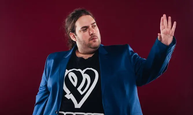 לוקץ' בראיון מפתיע על ההתקרבות ליהדות: "יכולתי למות בכל רגע"-ערוץ 7 