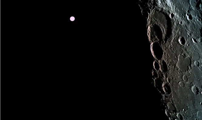 Снимок Луны, пересланный кораблем "Берешит"