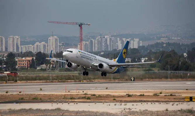 Взлет украинского самолета в аэропорту Бен-Гурион