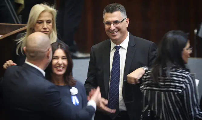 Гидеон Саар