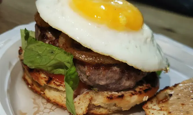 המבורגר ביתי בלחמניה-ערוץ 7 