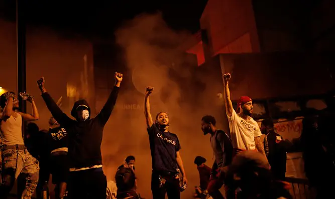 Погромы в США