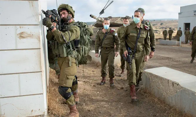 Авив Кохави на военных учениях бойцов ЦАХАЛ