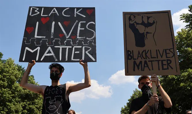 Акция протеста членов Black Lives Matter