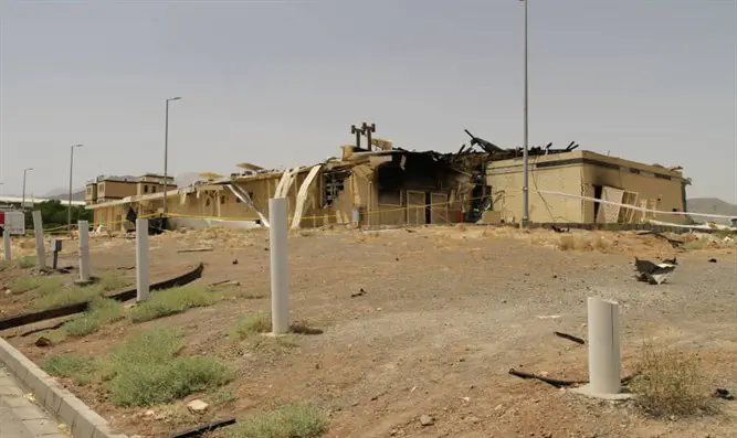 Место взрыва в Натанзе (Иран) 