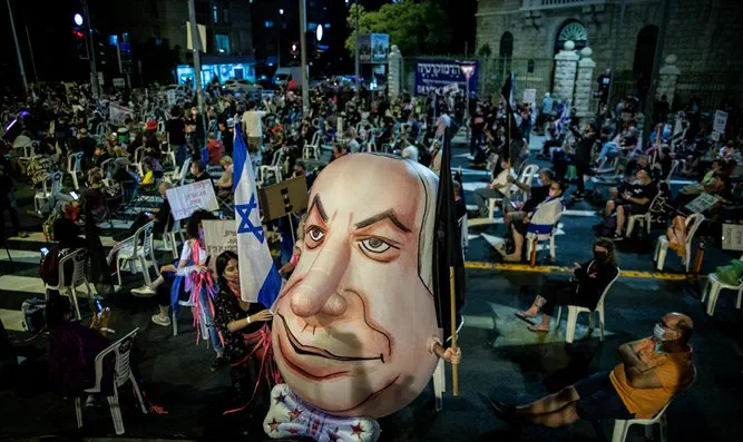 На демонстрации против Нетаньяху