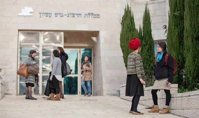 ללמוד, להצטיין וליהנות מכל היתרונות-ערוץ 7 