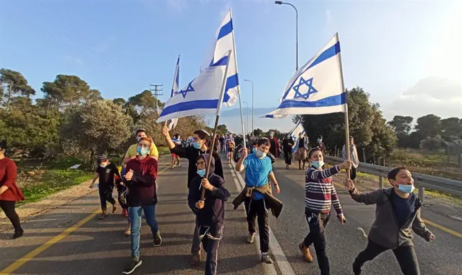 Участники марша в память об Эстер Хорган